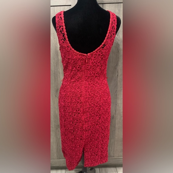 White House Black Market Bright Red Lace Straight Skirt Dress Women's Size 2 - Picture 3 of 10